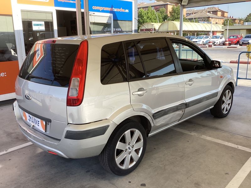 Ford Fusion 1.6 Elegance — zdjęcie 2