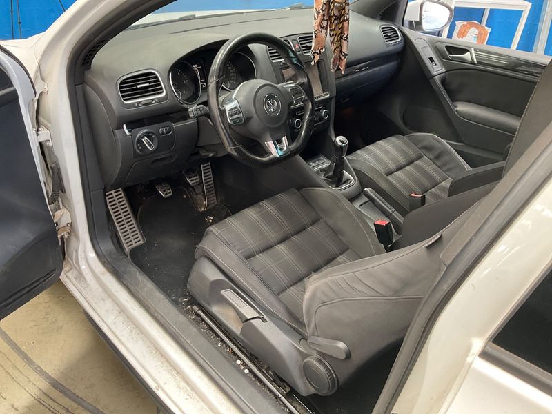 Volkswagen Golf VI 2.0 TDI GTD 2009 – снимка 36