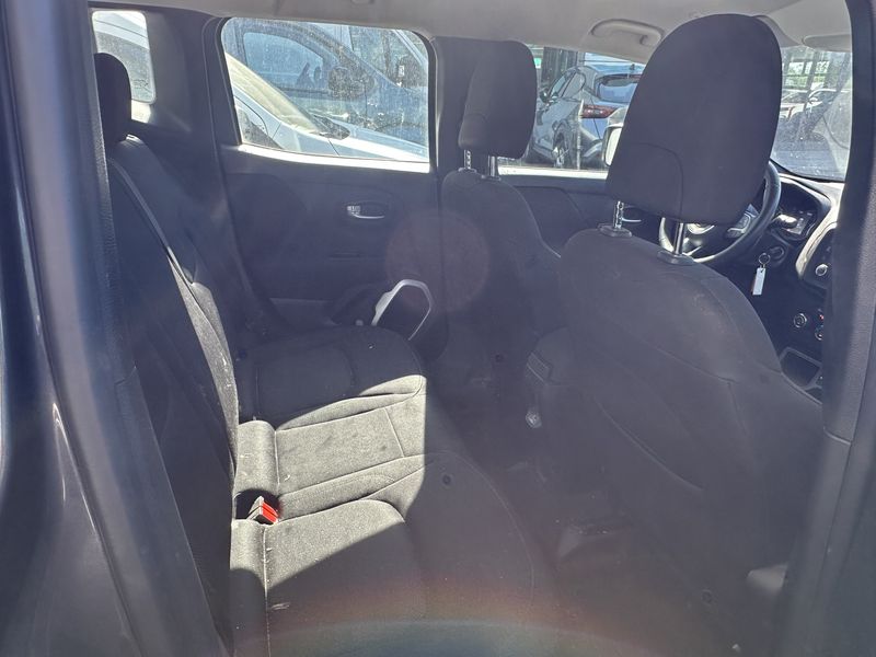 Jeep Renegade 1.6 M-Jet Longitude FWD — zdjęcie 13