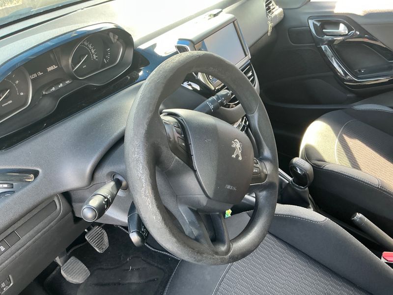 Peugeot 208 1.6 Blue-HDi Active Auto Ecole 2015 – снимка 33