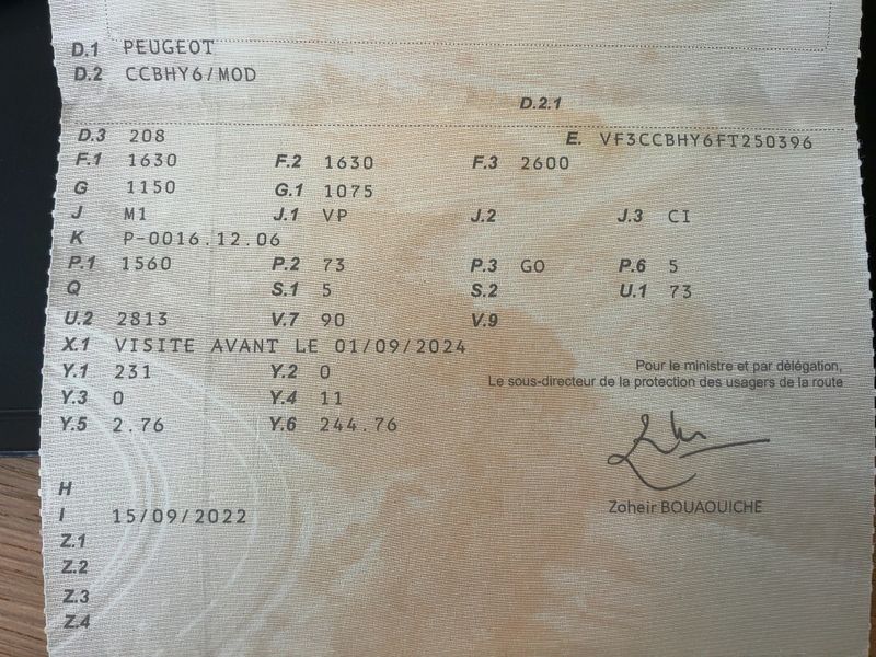 Peugeot 208 1.6 Blue-HDi Active Auto Ecole 2015 – снимка 20