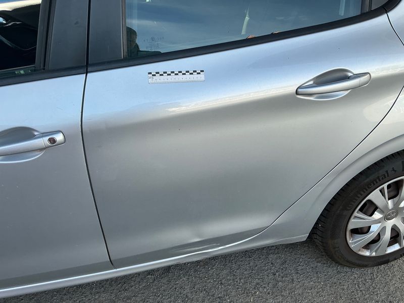 Peugeot 208 1.6 Blue-HDi Active Auto Ecole 2015 – снимка 27