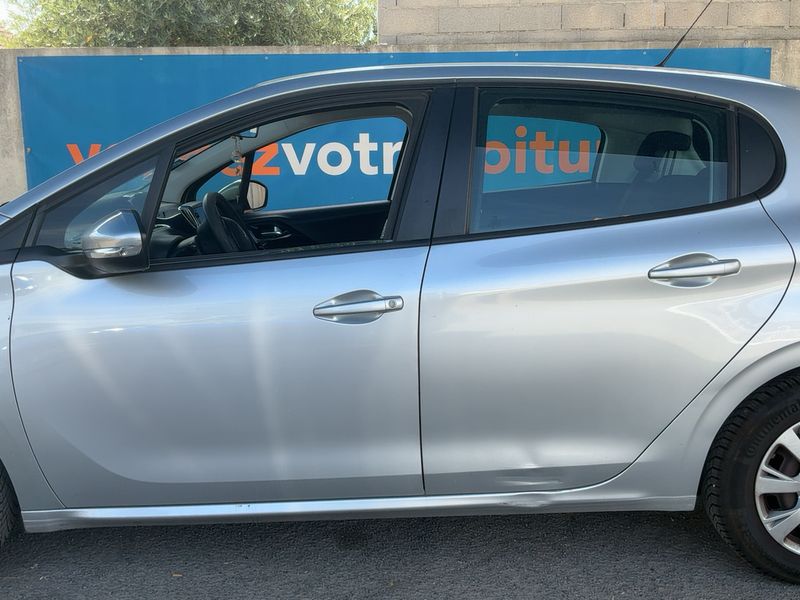 Peugeot 208 1.6 Blue-HDi Active Auto Ecole 2015 – снимка 4