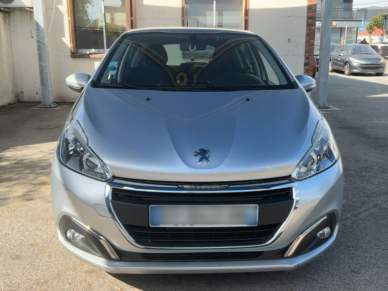 Peugeot 208 1.6 Blue-HDi Active Auto Ecole 2015 – снимка 14