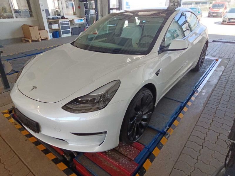 Tesla Model 3 Long Range Dual AWD AWD