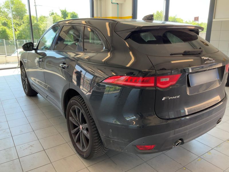 Jaguar F-Pace 25d R-Sport AWD — zdjęcie 3