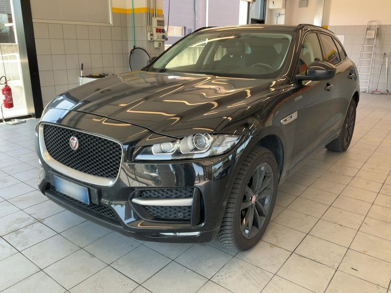 Jaguar F-Pace 25d R-Sport AWD — zdjęcie 1
