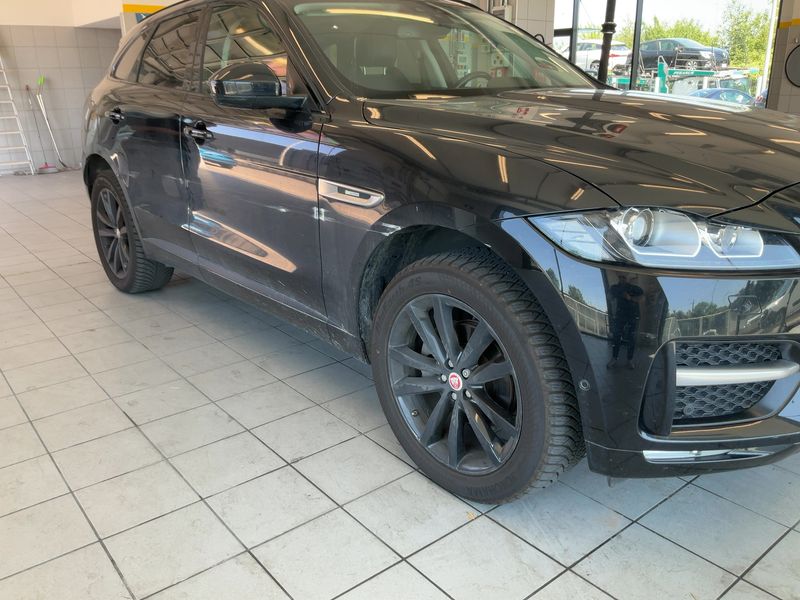 Jaguar F-Pace 25d R-Sport AWD — zdjęcie 8