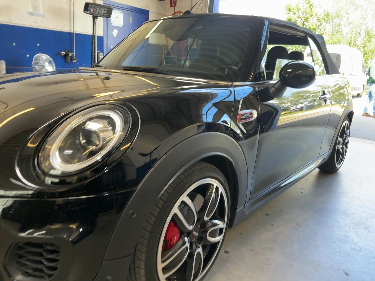 MINI Cabrio John Cooper Works