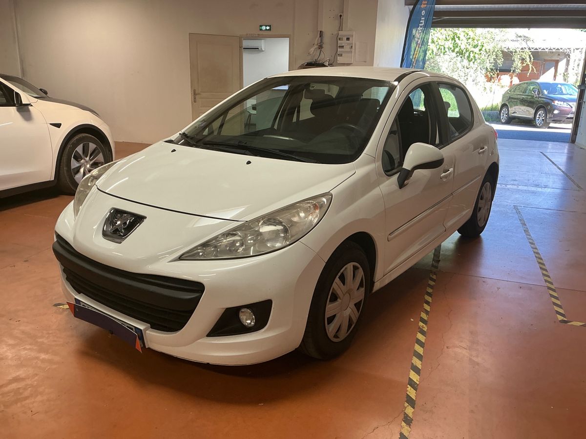 Peugeot 207 2013 — photo 1