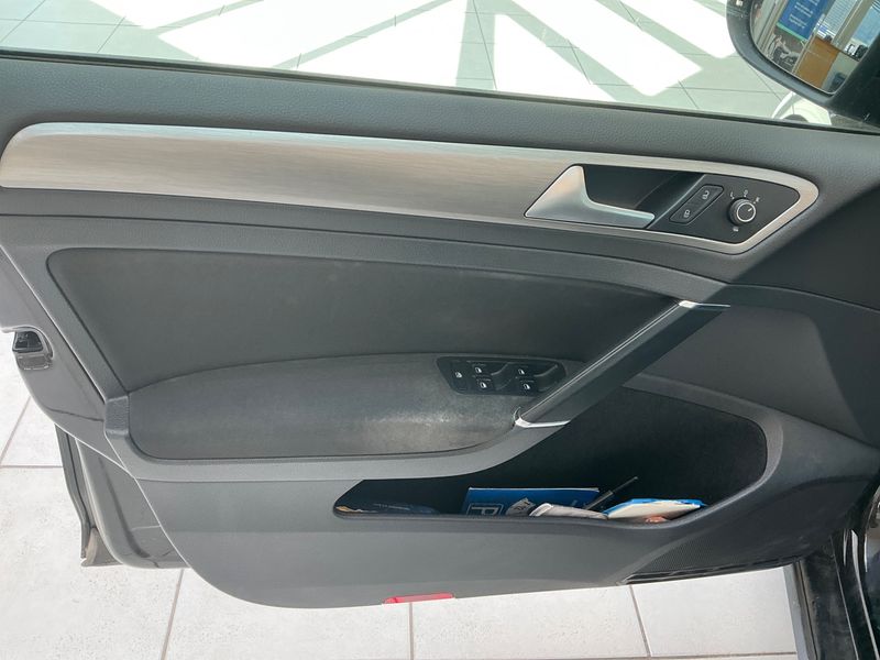Volkswagen Golf VII 1.6 TDI Comfortline BlueMotion Tech 2015 – снимка 34