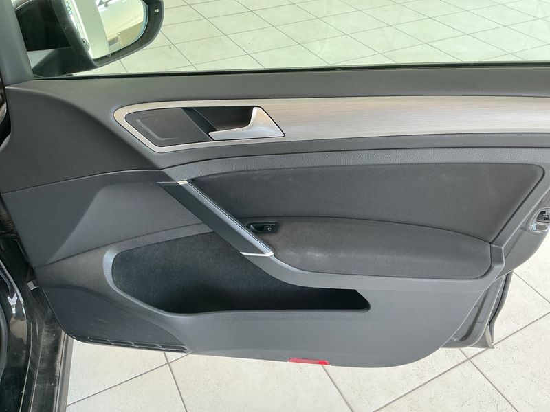Volkswagen Golf VII 1.6 TDI Comfortline BlueMotion Tech 2015 – снимка 35