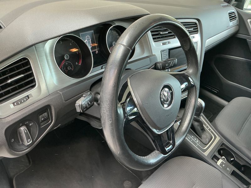 Volkswagen Golf VII 1.6 TDI Comfortline BlueMotion Tech 2015 – снимка 29