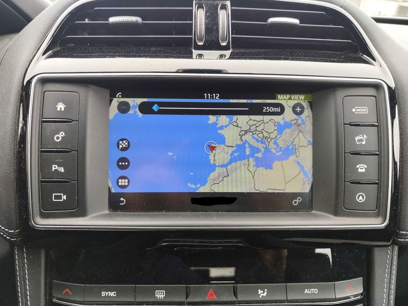 Jaguar F-Pace 20d R-Sport AWD — zdjęcie 13