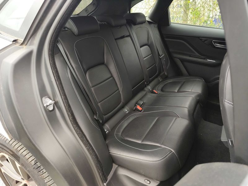 Jaguar F-Pace 20d R-Sport AWD — zdjęcie 14