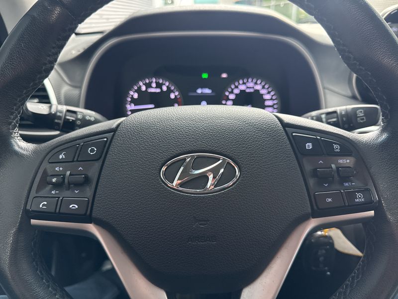 Hyundai Tucson 1.6 TGDI Trend 4WD — zdjęcie 17