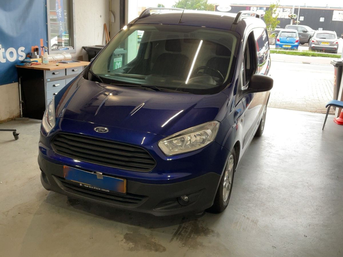 Ford Transit 2017 — photo 1