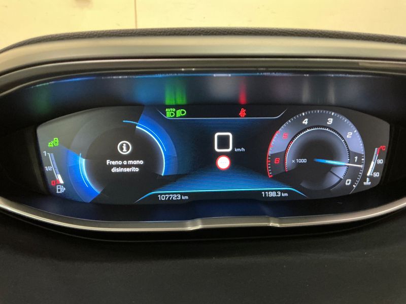 Peugeot 3008 1.6 Blue-HDi Allure — zdjęcie 13