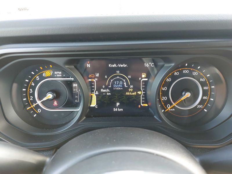 Jeep Wrangler Unlimited 2.0 TGDi Sahara — zdjęcie 12