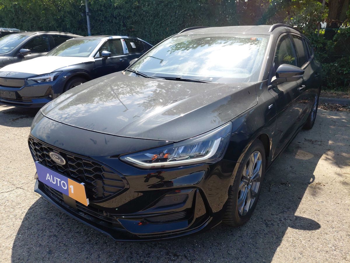 Ford Focus 2023 — photo 1