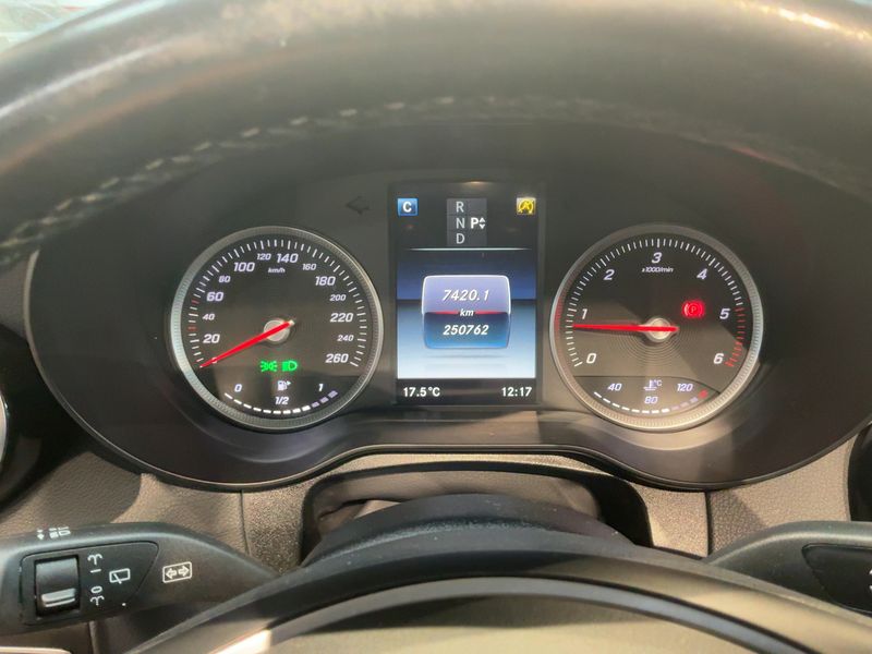 Mercedes-Benz GLC-Klasse GLC 250 4Matic — zdjęcie 13