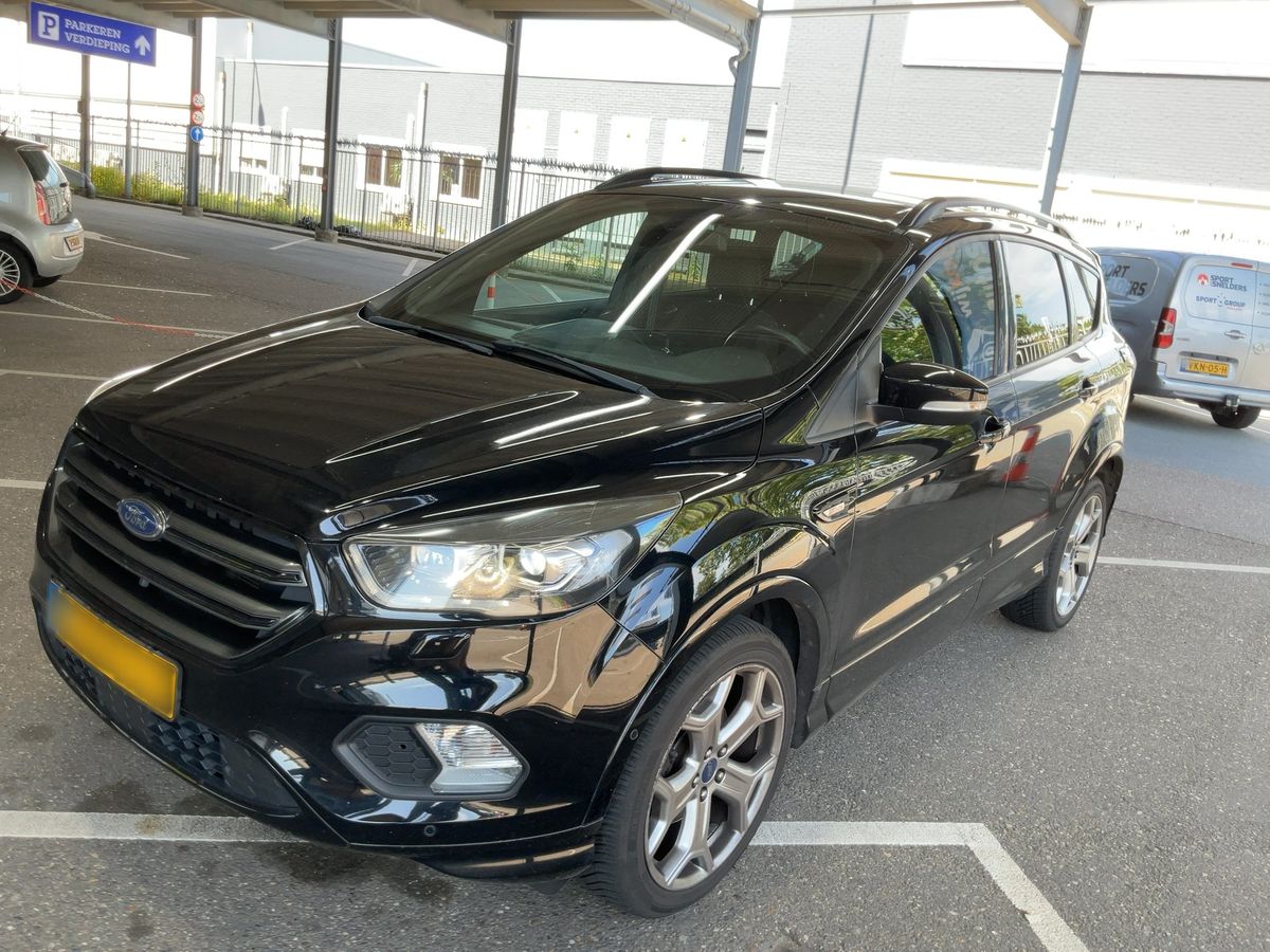 Ford Kuga 2017 — photo 1