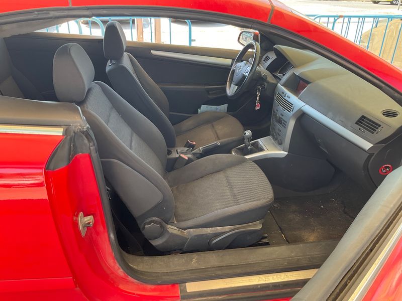 Opel Astra 1.6 Enjoy 2010 – снимка 3