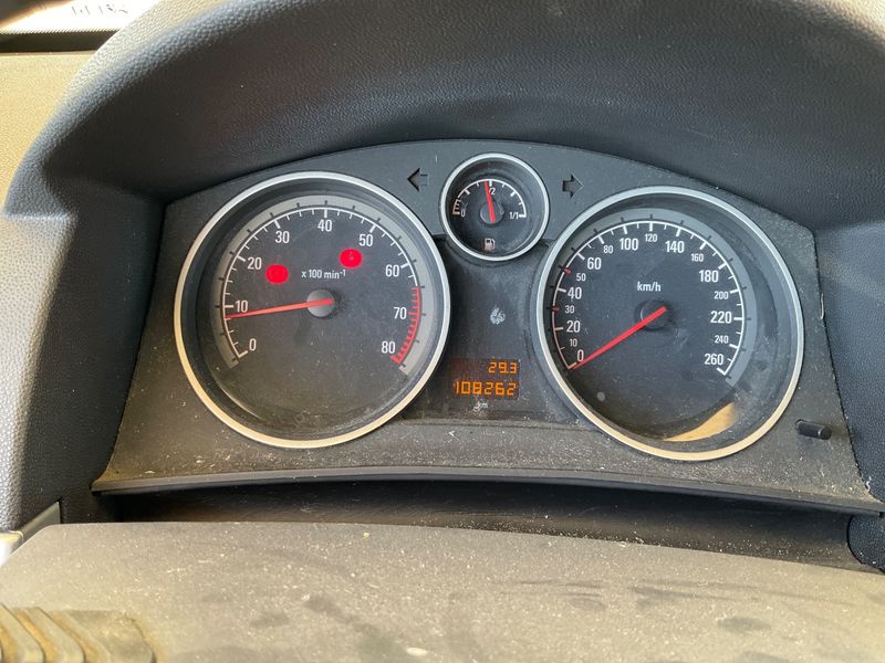 Opel Astra 1.6 Enjoy 2010 – снимка 4