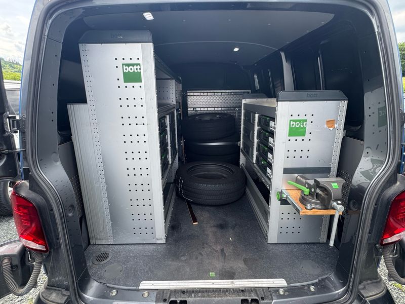 Volkswagen T6 Transporter 2.0 TDI Kasten 4Motion — zdjęcie 9