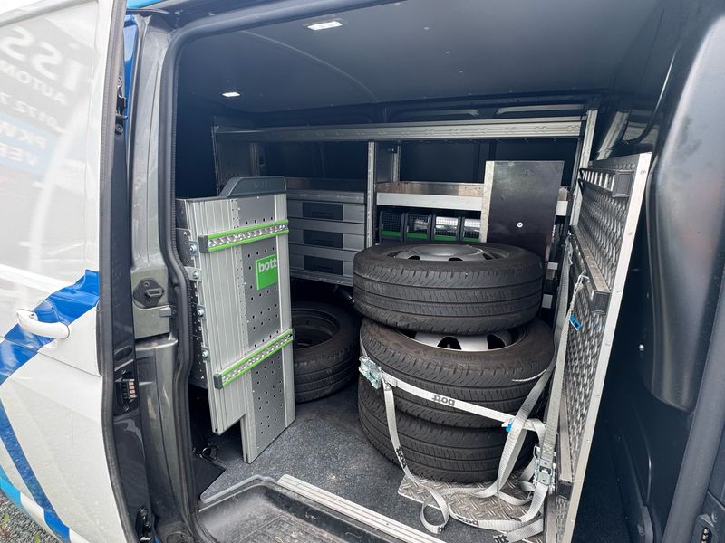 Volkswagen T6 Transporter 2.0 TDI Kasten 4Motion — zdjęcie 14