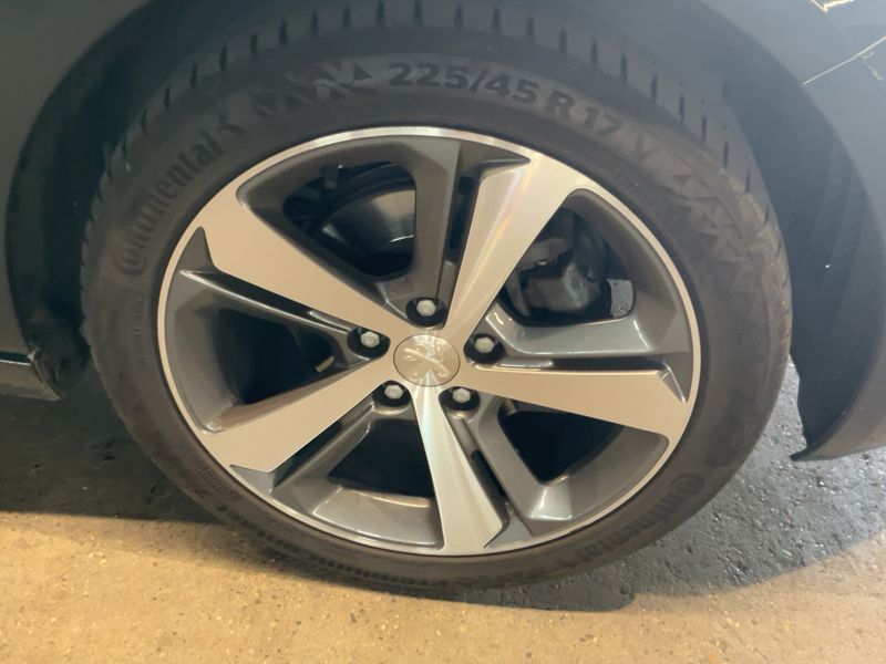 Peugeot 308 1.2 e-THP Allure 2017 – снимка 11