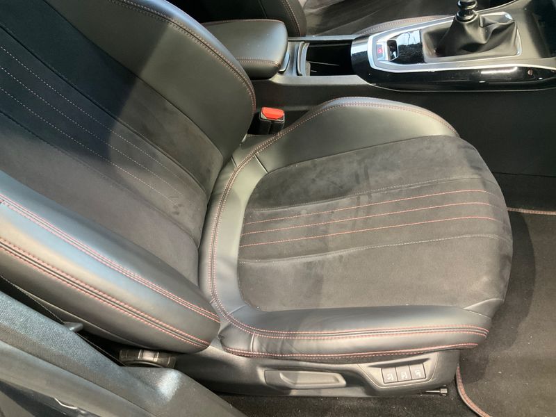Peugeot 308 1.2 e-THP Allure 2017 – снимка 33