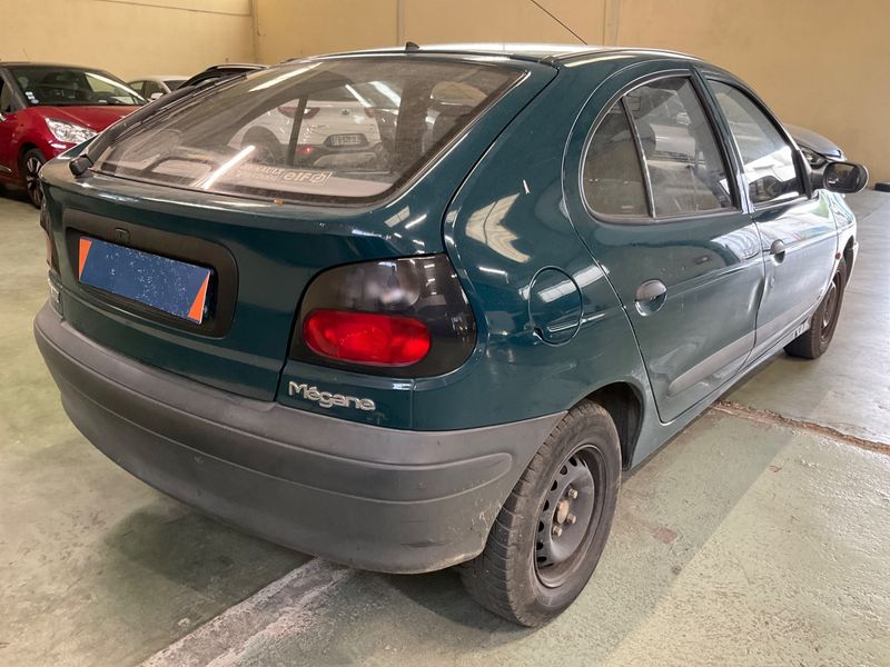 Renault Megane 1.4 RN — zdjęcie 2