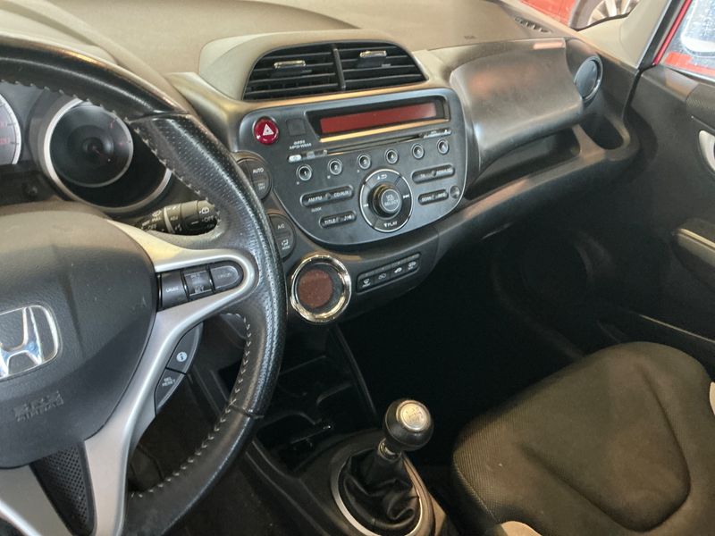 Honda Jazz 1.4 Si 2015 – снимка 38