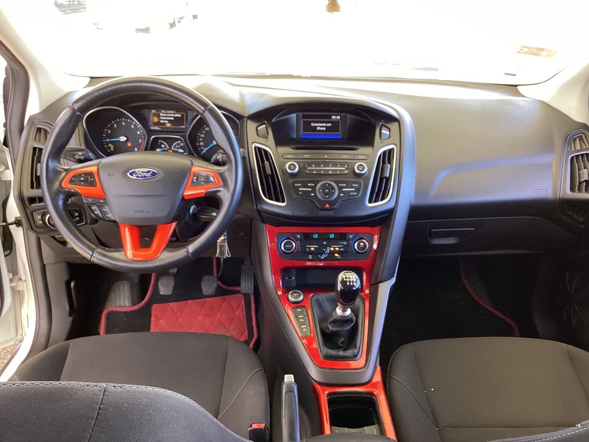 Ford Focus 2015 — photo 18