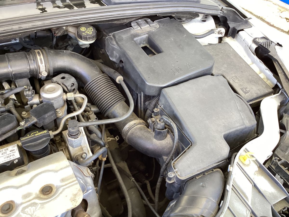 Ford Focus 2015 — photo 25