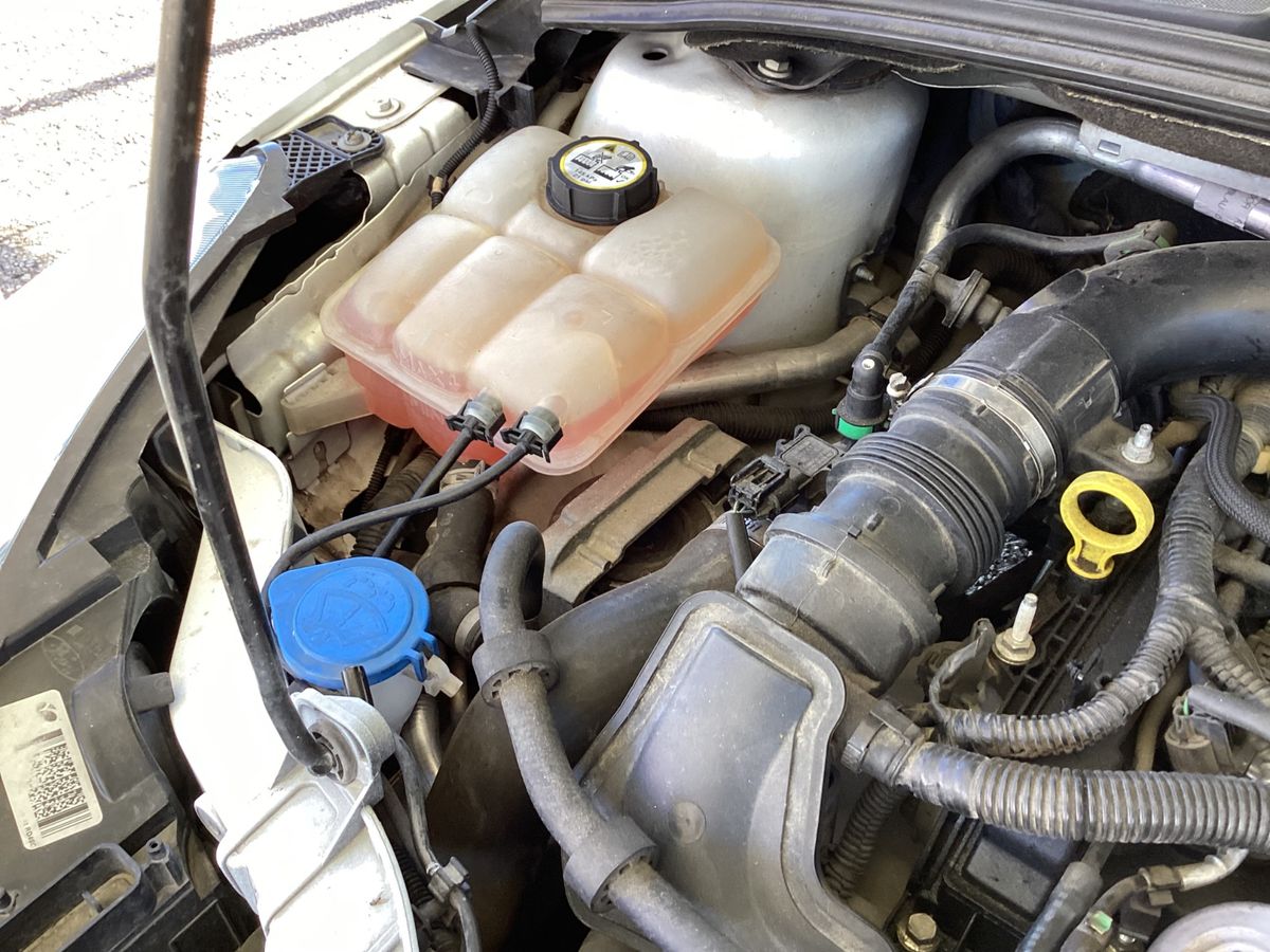 Ford Focus 2015 — photo 32
