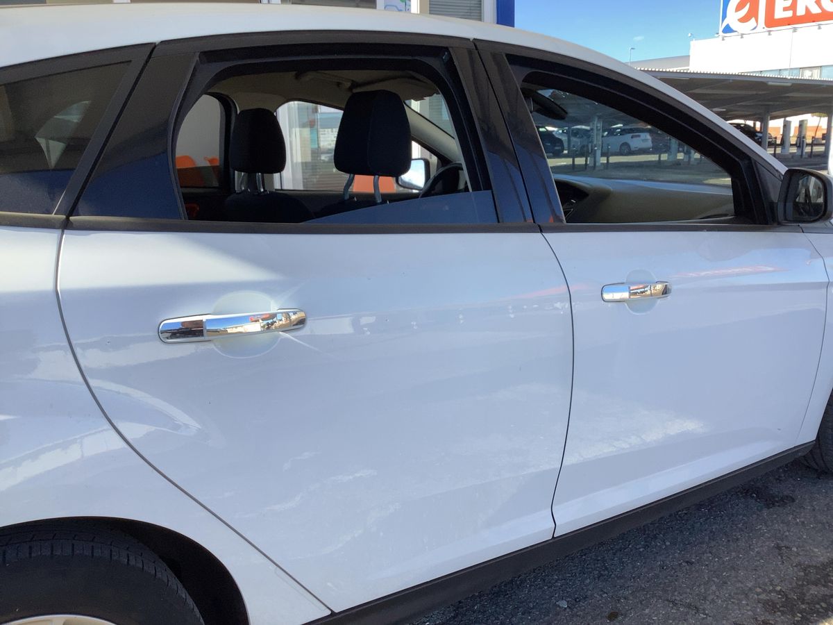 Ford Focus 2015 — photo 11