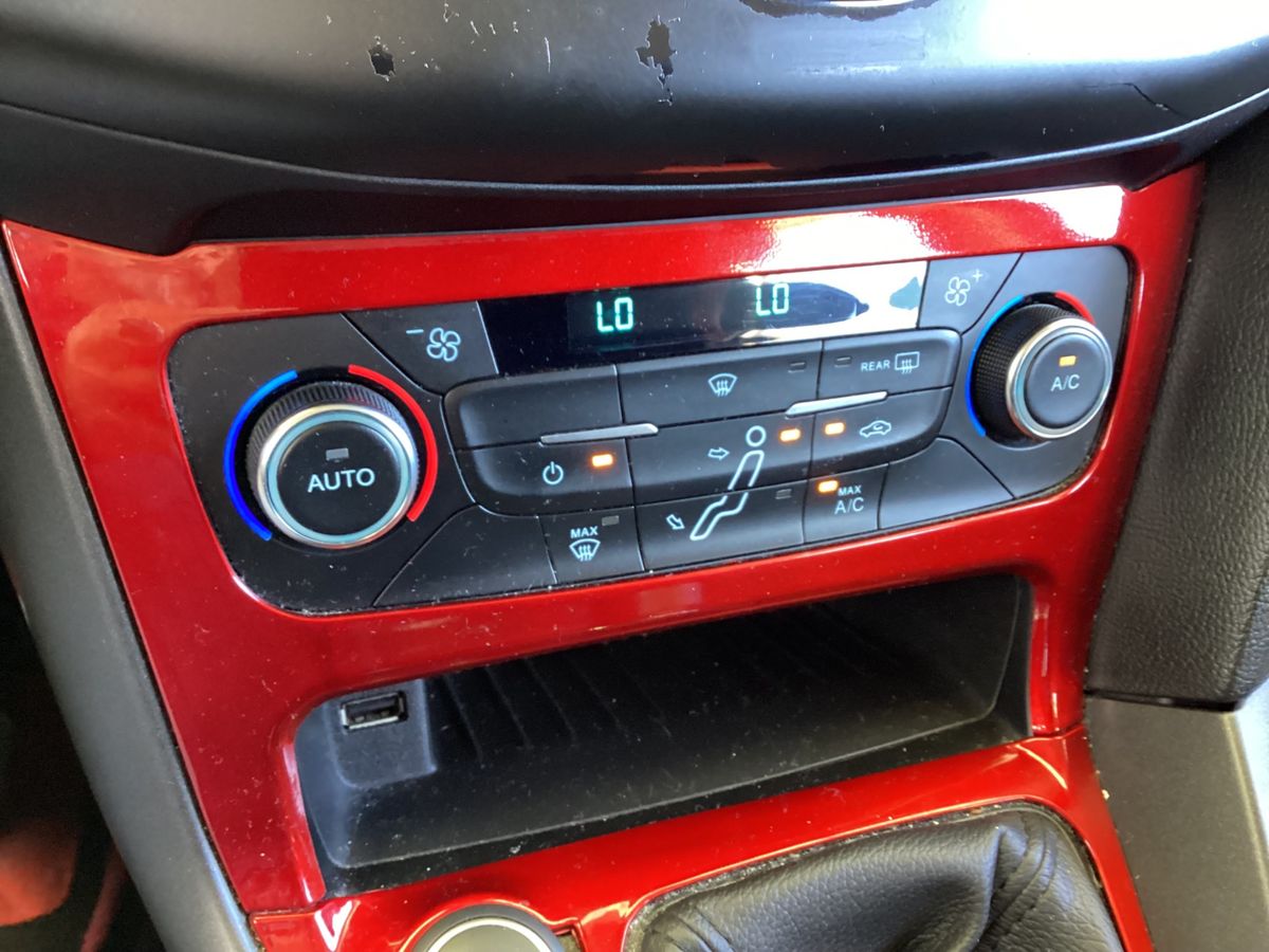 Ford Focus 2015 — photo 29