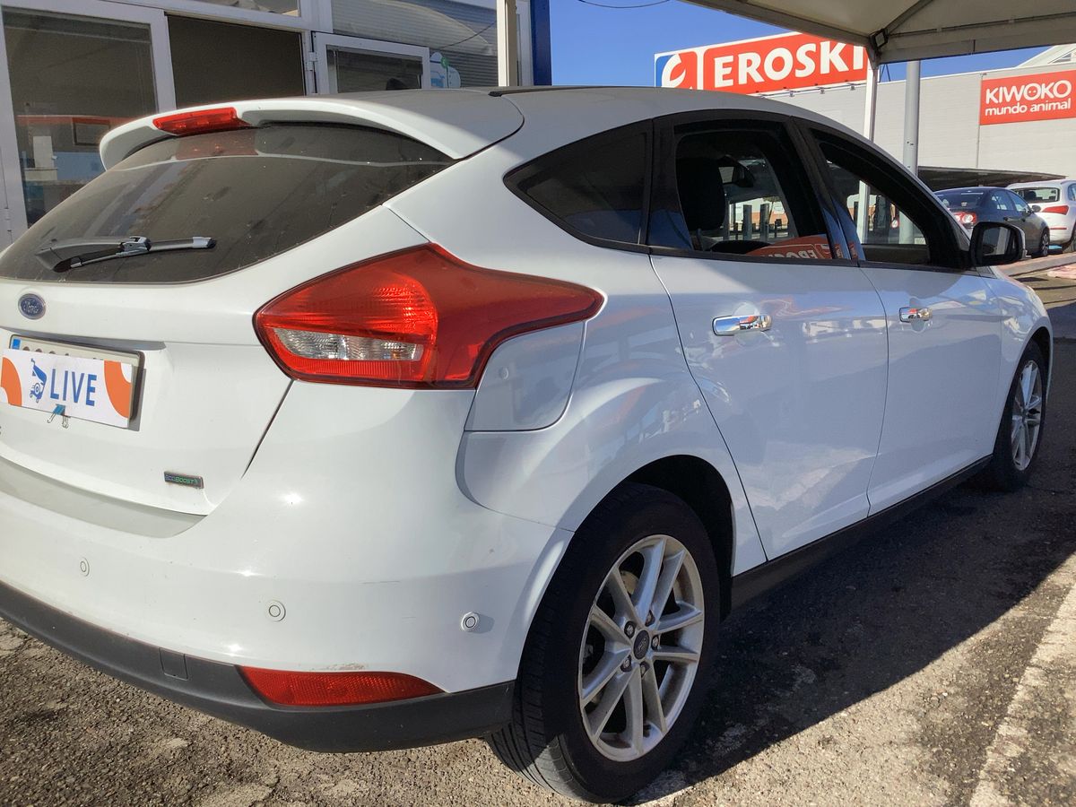 Ford Focus 2015 — photo 9