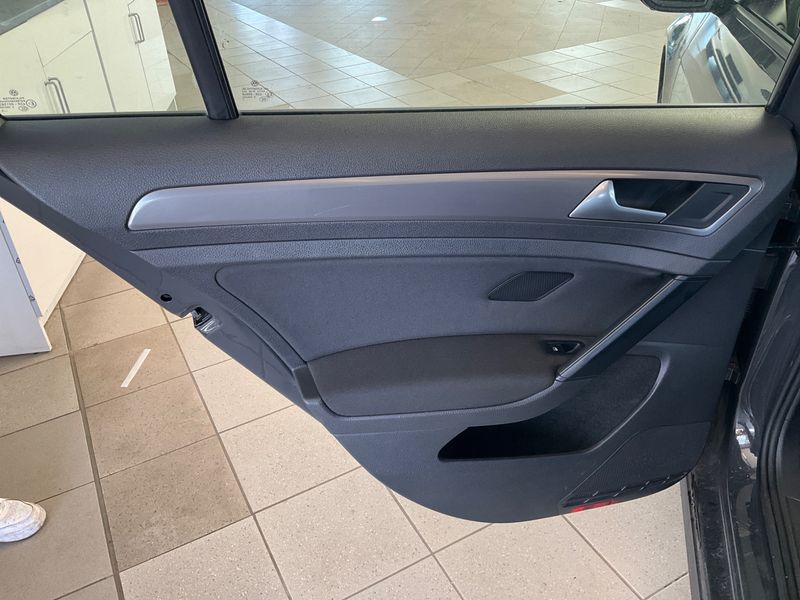 Volkswagen Golf VII 1.6 TDI Trendline BlueMotion Tech 2015 – снимка 29