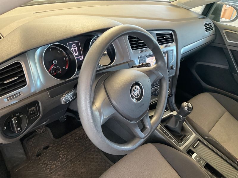 Volkswagen Golf VII 1.6 TDI Trendline BlueMotion Tech 2015 – снимка 34