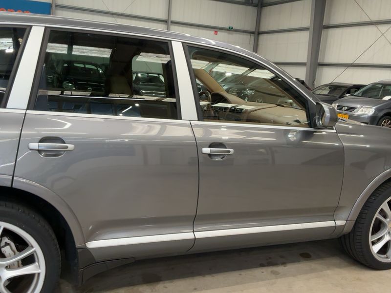 Porsche Cayenne S — zdjęcie 7