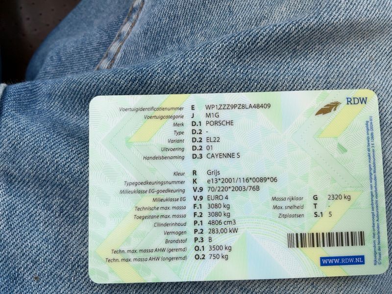 Porsche Cayenne S — zdjęcie 15