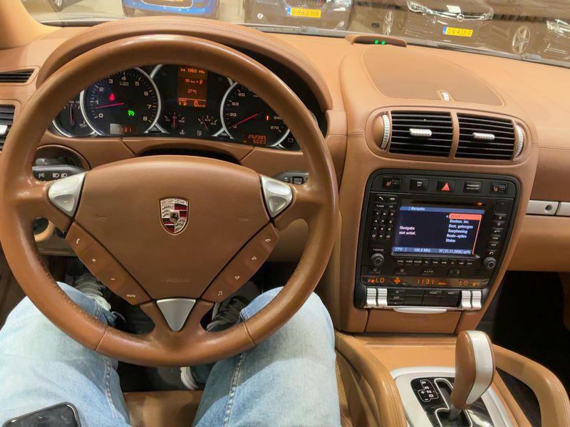 Porsche Cayenne S — zdjęcie 12