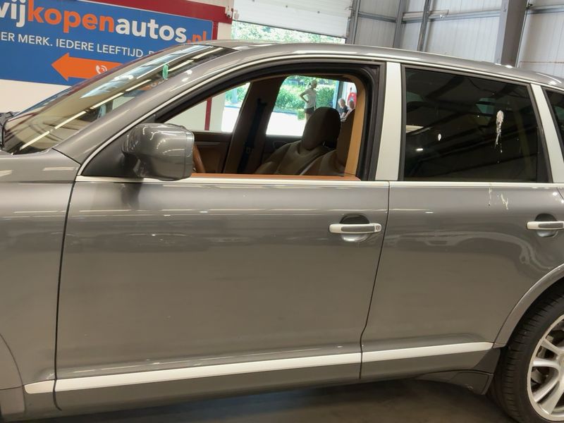Porsche Cayenne S — zdjęcie 4