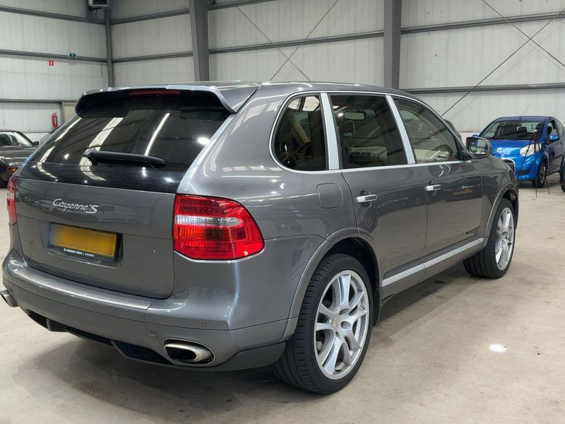 Porsche Cayenne S — zdjęcie 6