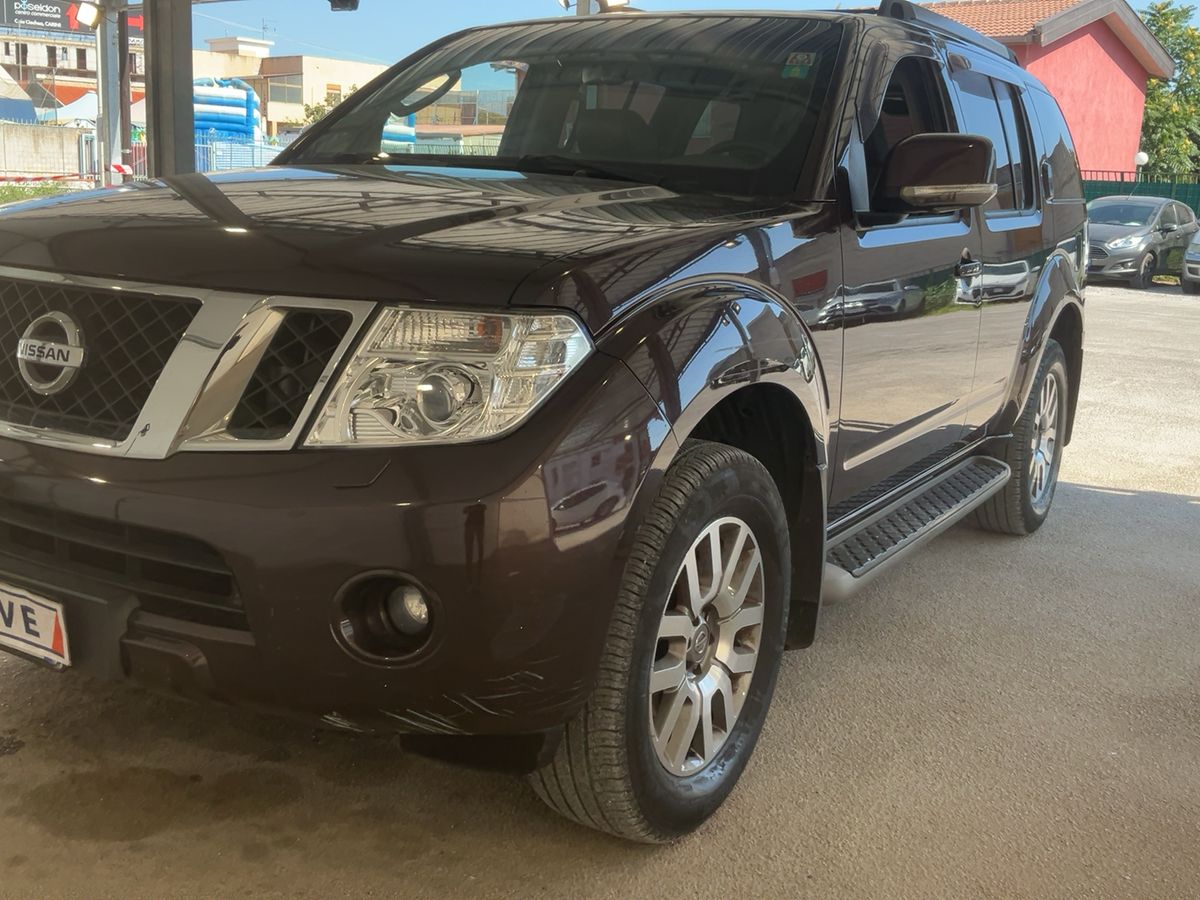 Nissan Pathfinder 2.5 dCi LE