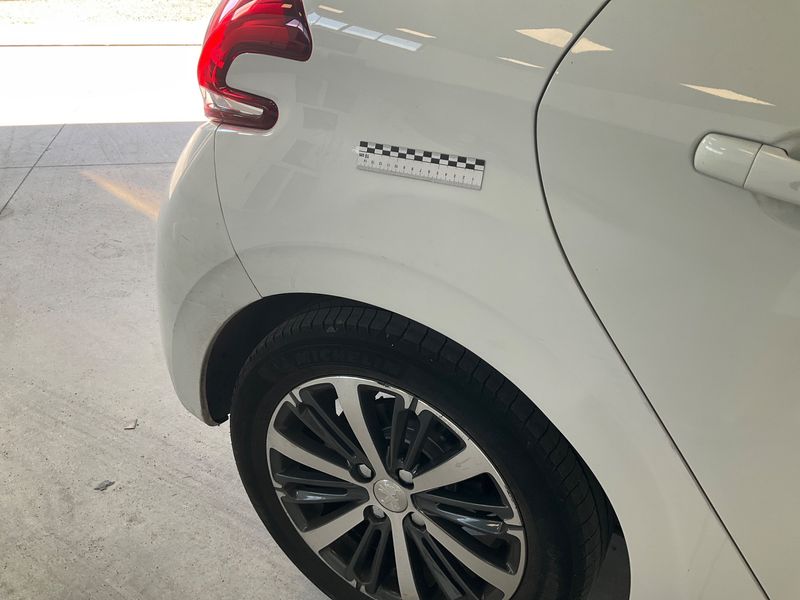 Peugeot 208 1.6 Blue-HDi Allure 2015 – снимка 22