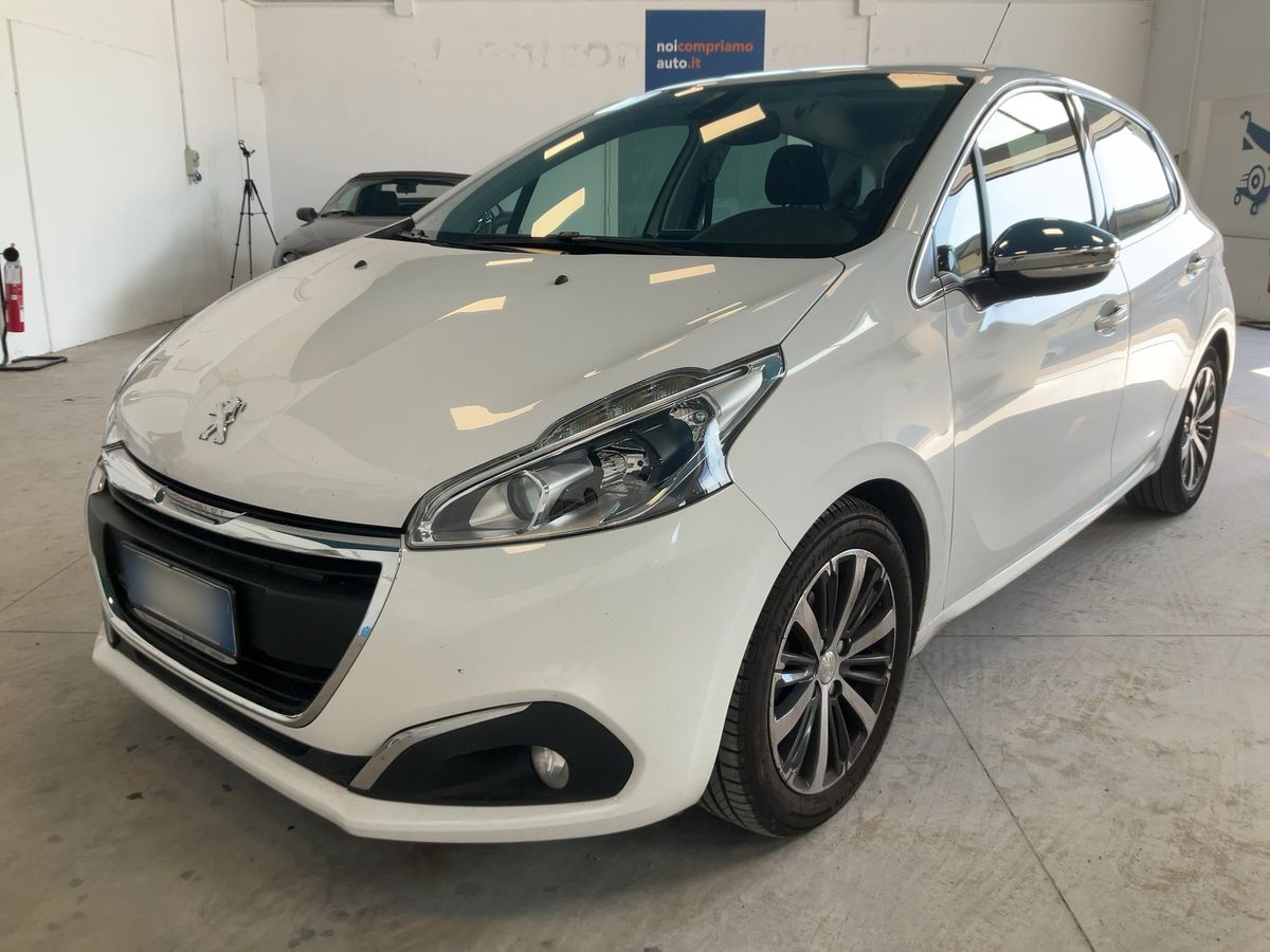 Peugeot 208 2015 — photo 1